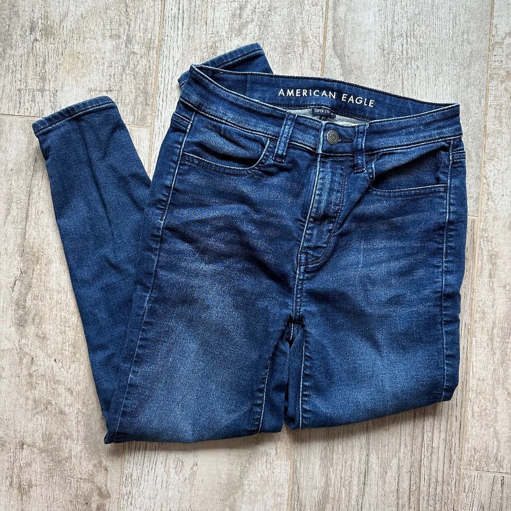 American Eagle High Waisted Super Stretch Cropped Skinny Jean